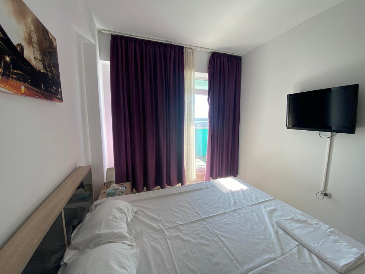 Apartament Crazy Summerland Mamaia Ngoại thất bức ảnh
