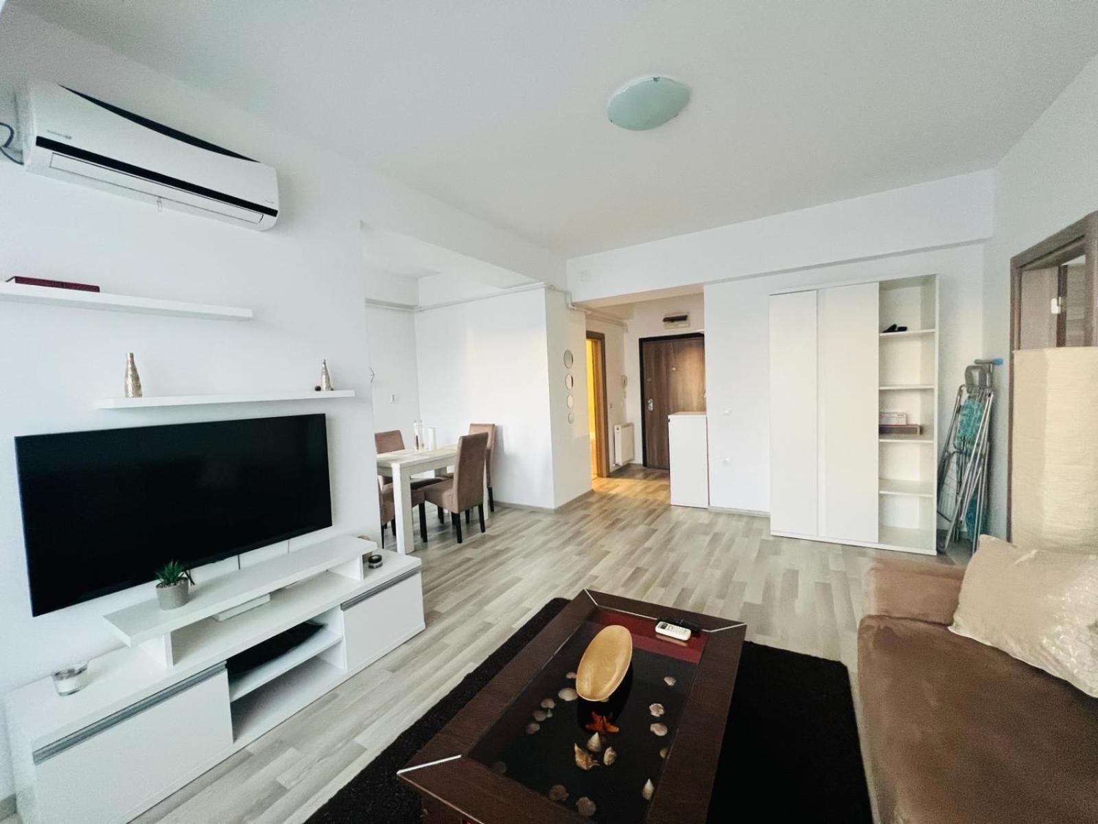 Apartament Crazy Summerland Mamaia Ngoại thất bức ảnh